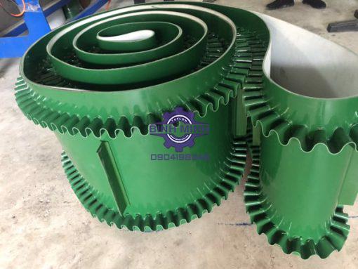 Băng tải tai bèo xanh dùng để giữ sản phẩm khi vận chuyển